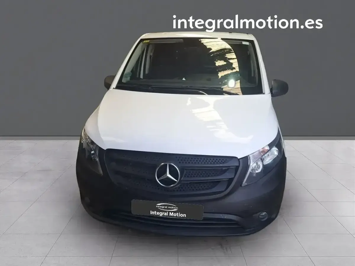 Usado Mercedes Vito 102 CV (75 kW) 2021 Blanco Van