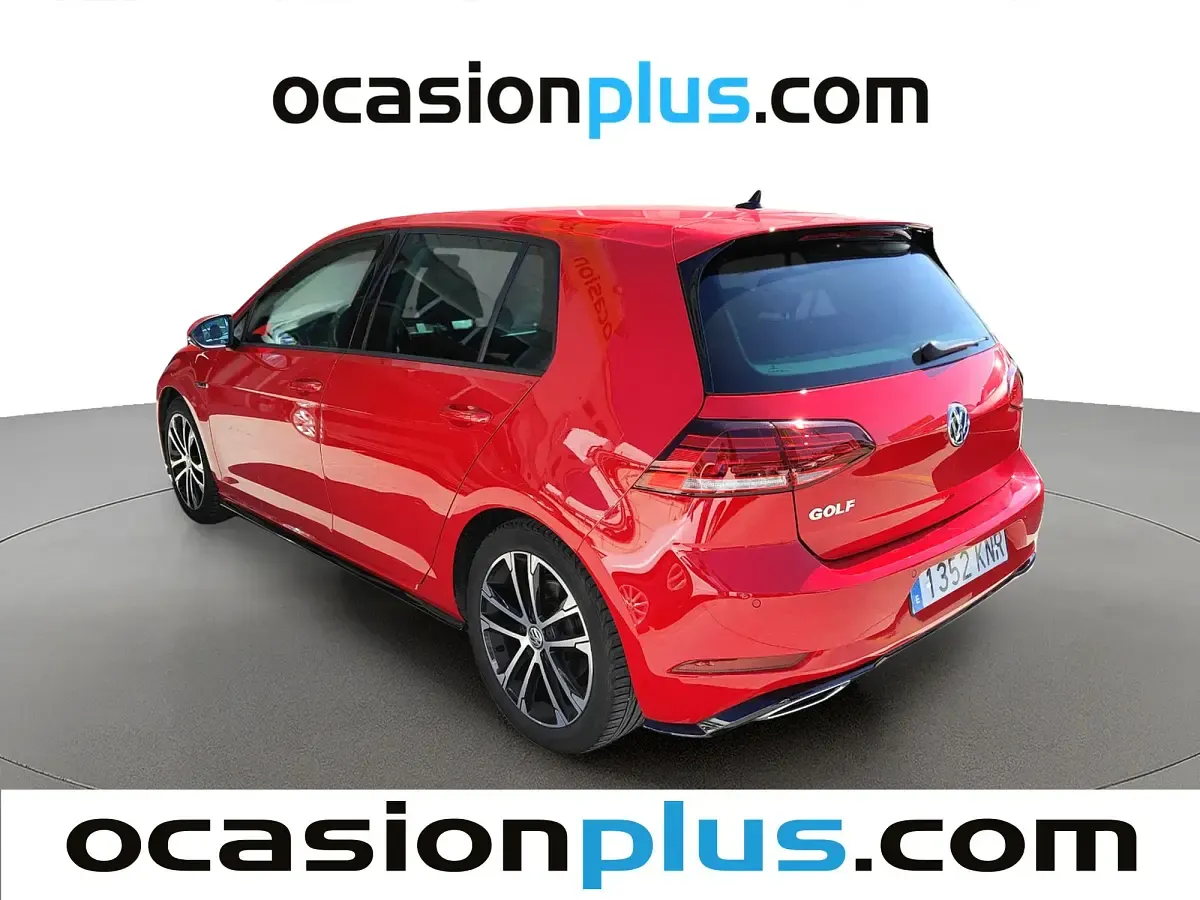 Usado VW Golf VII Sportline 125 CV (91 kW) 2018 Rojo Utilitario