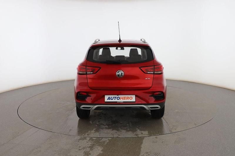 Usado MG ZS Luxury 106 CV (77 kW) 2023 Rojo SUV