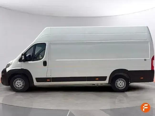 Usado Citroën Jumper 140 CV (102 kW) 2021 Blanco Monovolumen