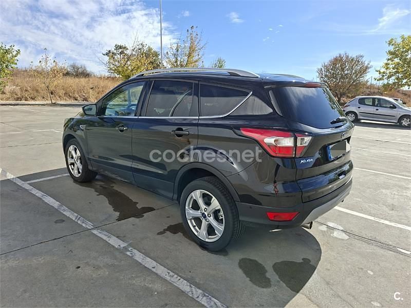 Negro Usado 2018 Ford Kuga Titanium SUV | 14.100 € (Super precio) - Imagen 1/4