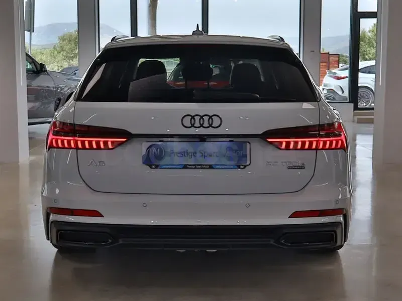 Usado Audi A6 Competition 367 CV (269 kW) 2021 Blanco Familiar