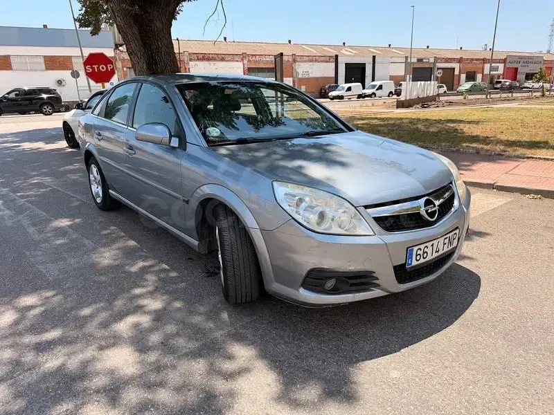 Usado Opel Vectra Elegance 120 CV (88 kW) 2007 Gris / plata Berlina