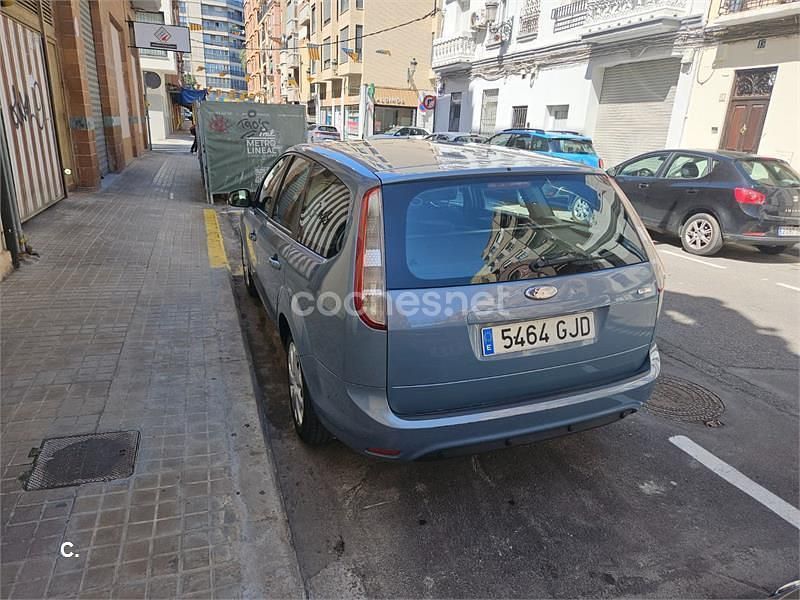 Usado Ford Focus Trend 109 CV (80 kW) 2008 Azul Familiar