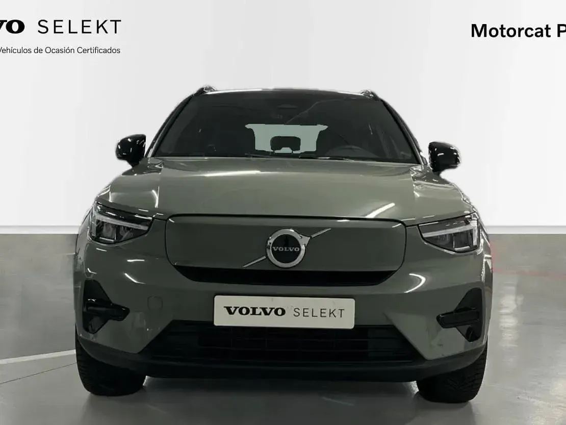 Usado Volvo XC40 Plus 175 kW (238 CV) 2023 Sage green SUV