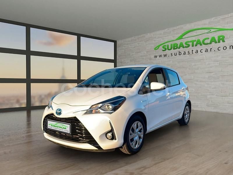 Blanco Usado 2020 Toyota Yaris Hybrid Active Berlina | 13.900 € (Buen precio) - Imagen 1/4