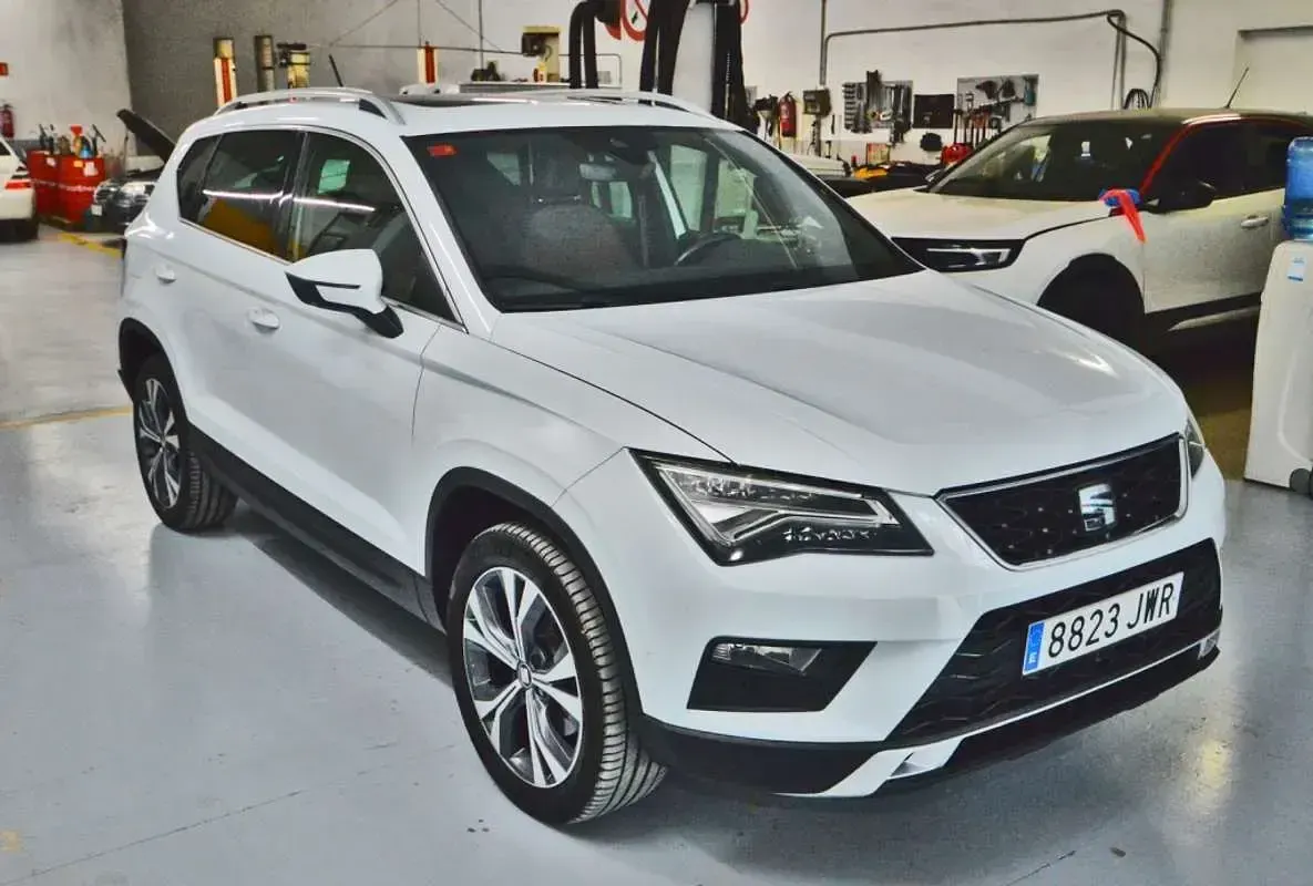 Usado Seat Ateca 4Drive 190 CV (139 kW) 2017 Blanco SUV