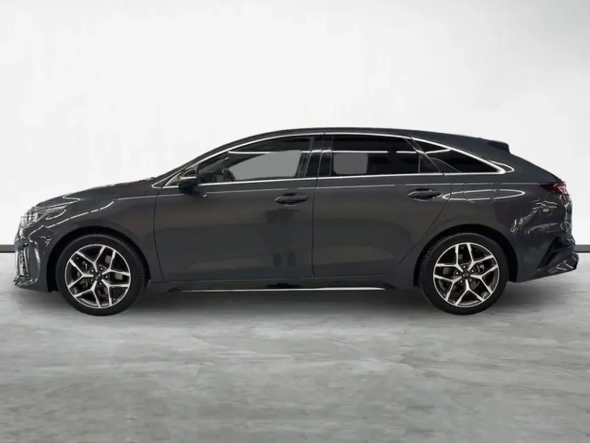 Usado Kia ProCeed GT-Line 140 CV (102 kW) 2020 Gris Familiar