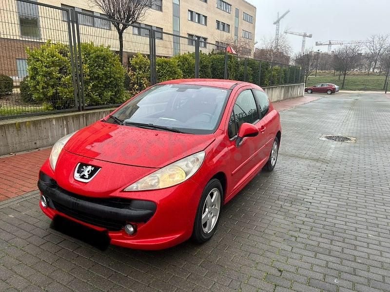 Usado Peugeot 207 75 CV (55 kW) 2008 Rojo Berlina