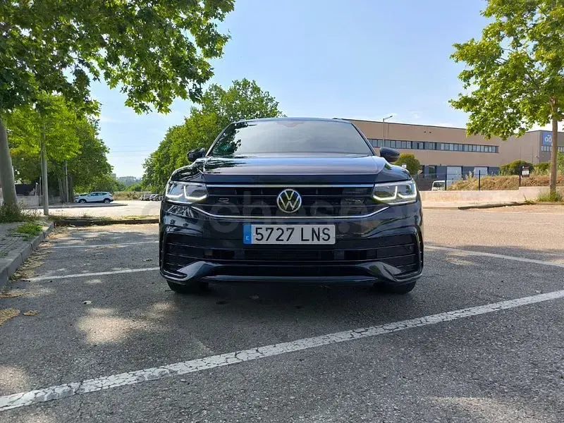 Usado VW Tiguan R-line 200 CV (147 kW) 2021 Negro SUV