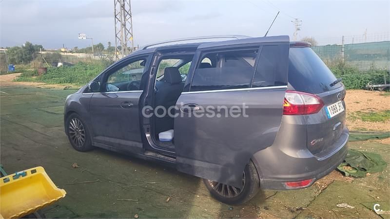 Usado Ford Grand C-Max Titanium 125 CV (91 kW) 2015 Marrón Monovolumen