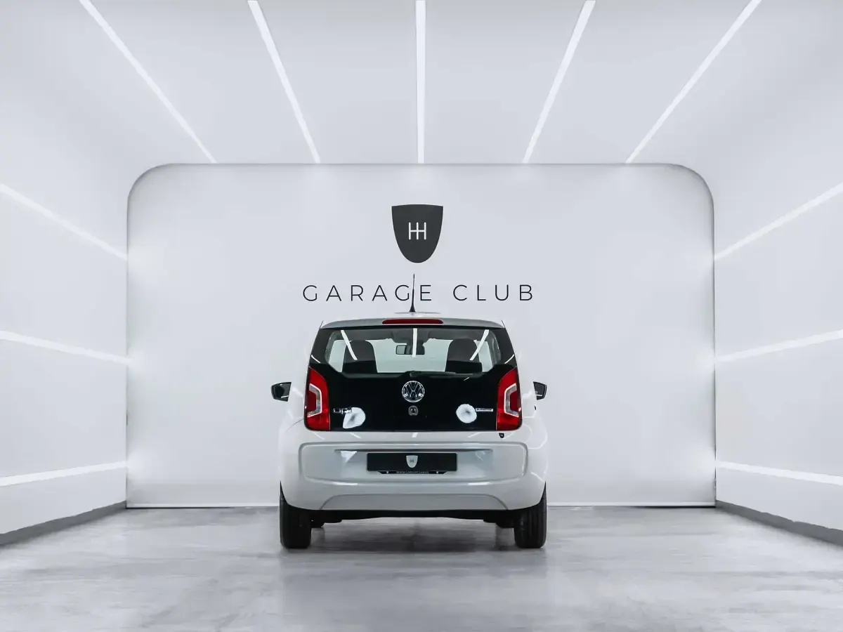 Usado VW up! high up! 60 CV (44 kW) 2014 Blanco Utilitario