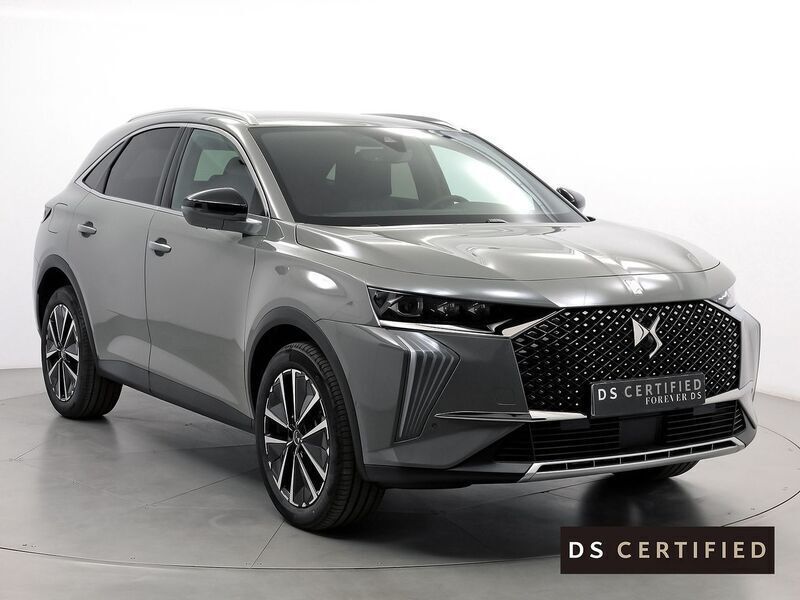 Gris Usado 2024 DS Automobiles DS7 Crossback Rivoli SUV | 31.950 € (Un poco caro) - Imagen 1/4