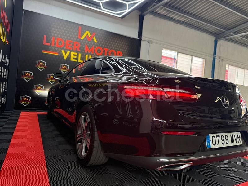 Usado Mercedes E220 194 CV (142 kW) 2019 Granate Coupe