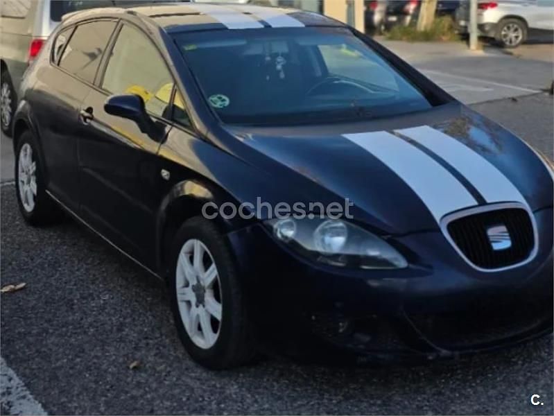 Usado Seat Leon Sport 105 CV (77 kW) 2007 Negro Berlina