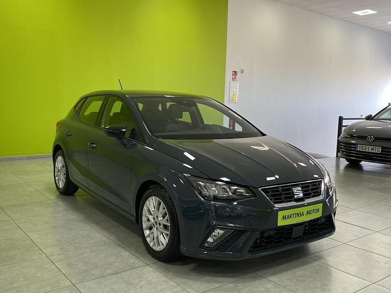 Usado Seat Ibiza FR 115 CV (84 kW) 2025 Gris Utilitario