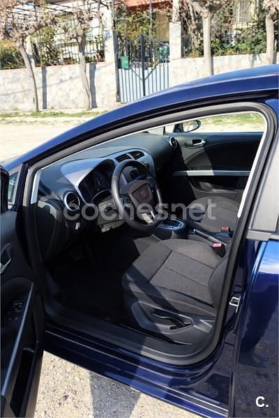 Usado Seat Leon Sport 160 CV (117 kW) 2011 Azul Utilitario