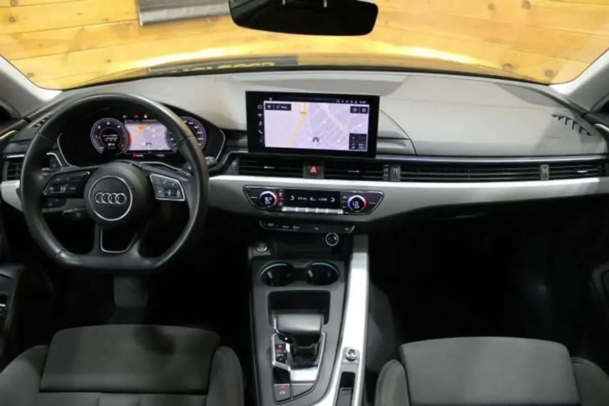 Usado Audi A4 Advanced Plus 163 CV (119 kW) 2020 Negro Familiar