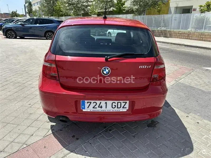 Usado BMW 118 122 CV (89 kW) 2008 Rojo Utilitario