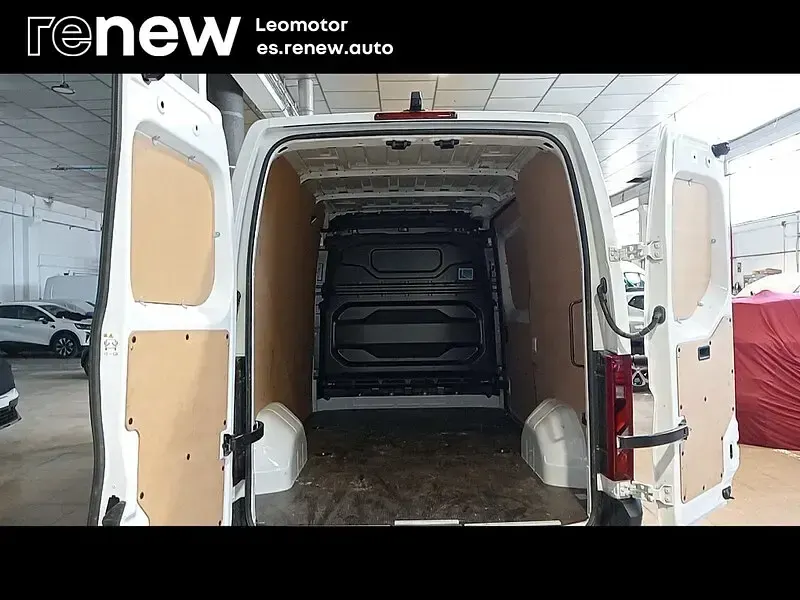 Usado Renault Master 130 CV (95 kW) 2025 Blanco Monovolumen