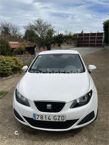 Blanco Usado 2010 Seat Ibiza SC Reference Utilitario | 4000 € (Precio justo) - Imagen 1/4