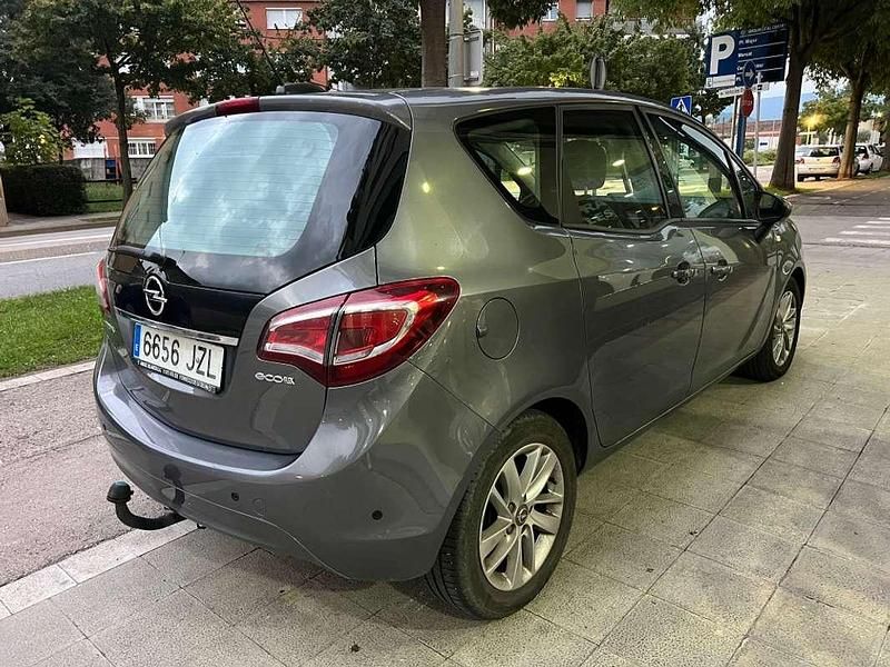 Usado Opel Meriva Excellence 110 CV (80 kW) 2017 Gris / plata Monovolumen