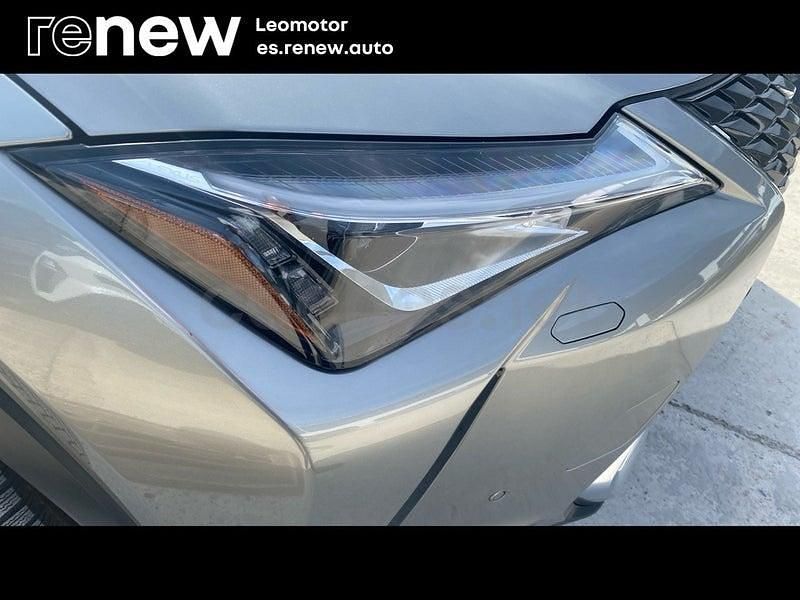 Usado Lexus UX 184 CV (135 kW) 2021 Gris / plata SUV
