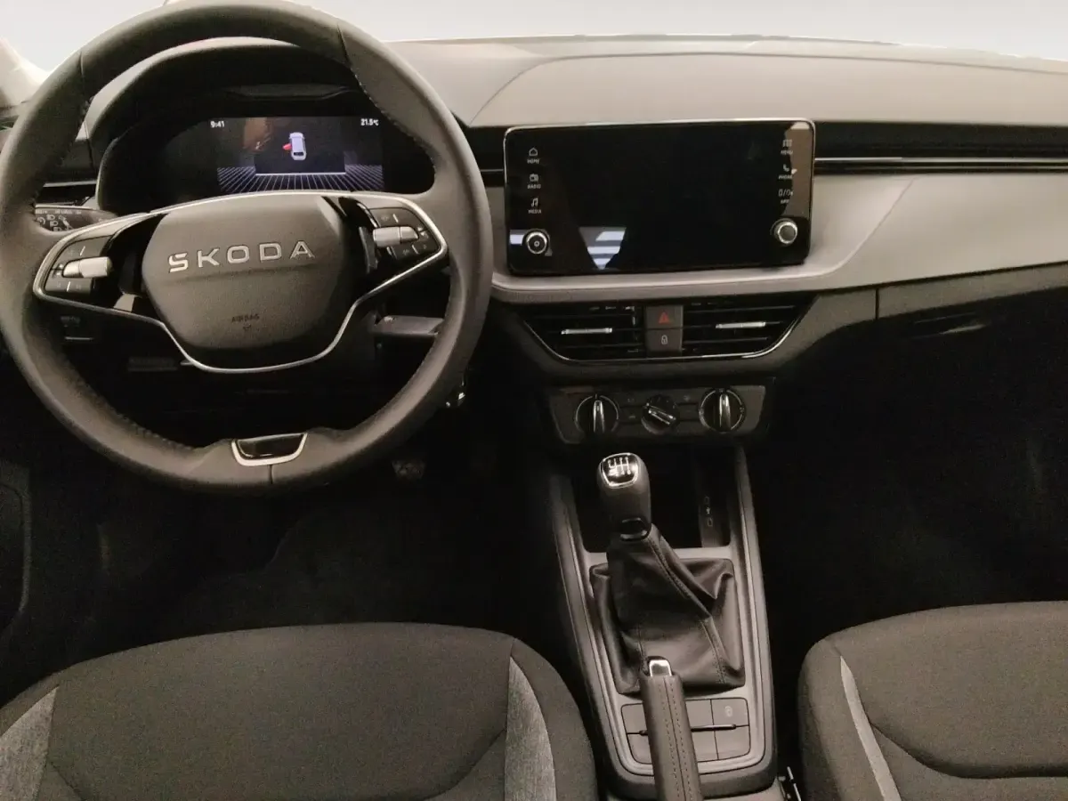 Usado Skoda Scala 115 CV (84 kW) 2026 Blanco Utilitario