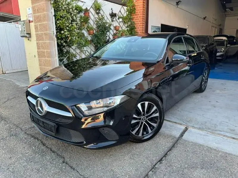 Usado Mercedes A180 116 CV (85 kW) 2021 Negro Berlina