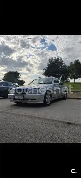 Usado Mercedes C280 193 CV (141 kW) 1998 Gris / plata Berlina