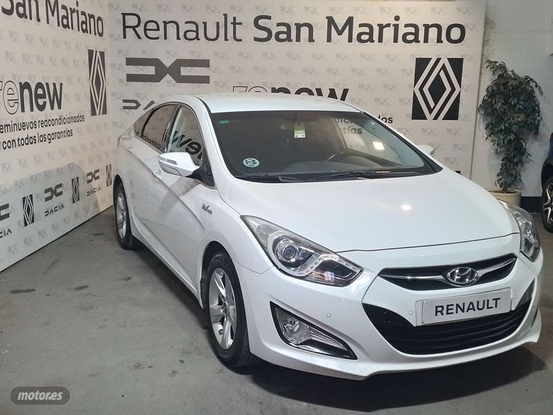 Usado Hyundai i40 116 CV (85 kW) 2015 Blanco Berlina