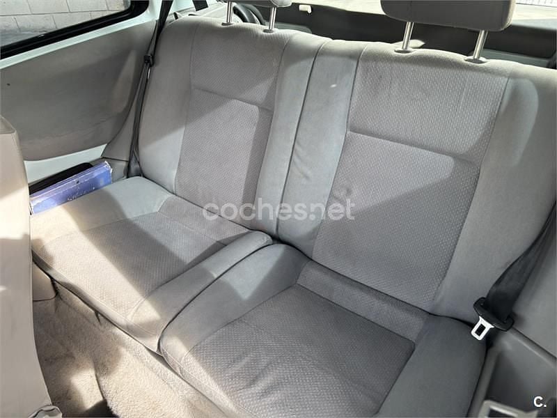 Usado Seat Arosa Stella 50 CV (36 kW) 2004 Blanco Utilitario