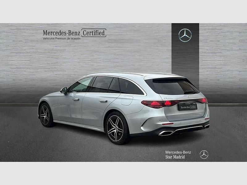Usado Mercedes E300 313 CV (230 kW) 2024 Gris Familiar