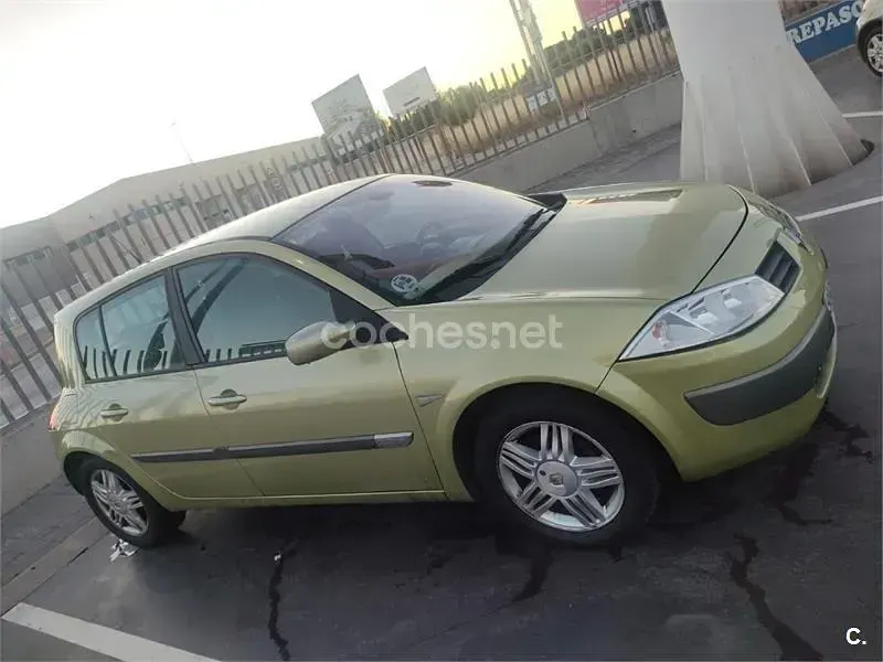 Usado Renault Mégane II Dynamique 136 CV (100 kW) 2003 Verde Berlina