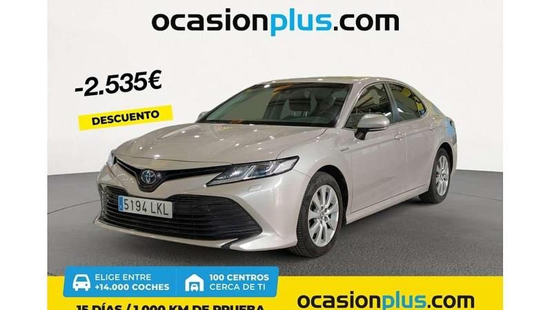 Marrón Usado 2020 Toyota Camry Business Edition Berlina | 25.355 € (Precio justo) - Imagen 1/4