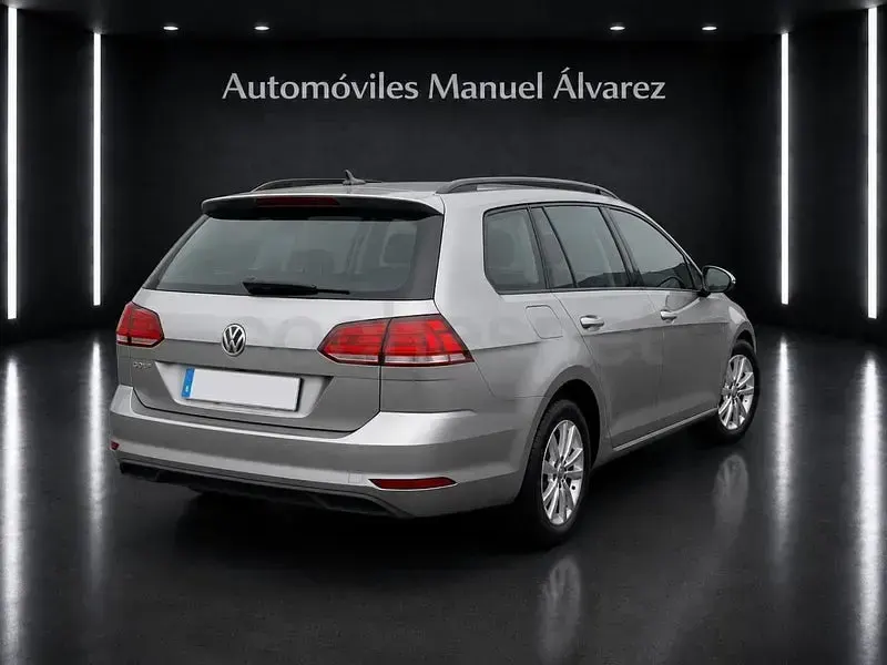Usado VW Golf VII Advance 115 CV (84 kW) 2020 Beige Familiar