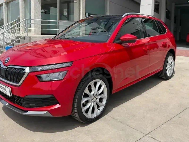 Usado Skoda Kamiq Ambition 110 CV (80 kW) 2023 Azul SUV