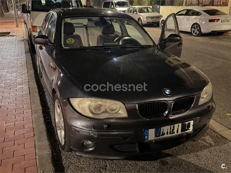 Usado BMW 118 122 CV (89 kW) 2005 Negro Utilitario