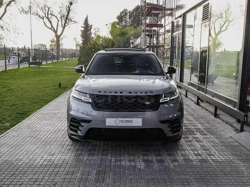 Usado Land Rover Range Rover Velar Basis 300 CV (220 kW) 2021 Gris / plata SUV