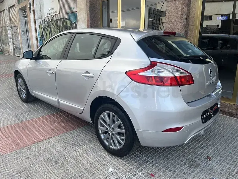 Usado Renault Mégane III GT 110 CV (80 kW) 2014 Gris / plata Berlina