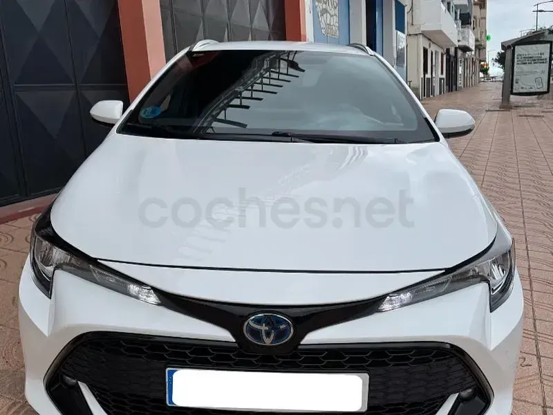 Usado Toyota Corolla Active 122 CV (89 kW) 2022 Blanco Familiar