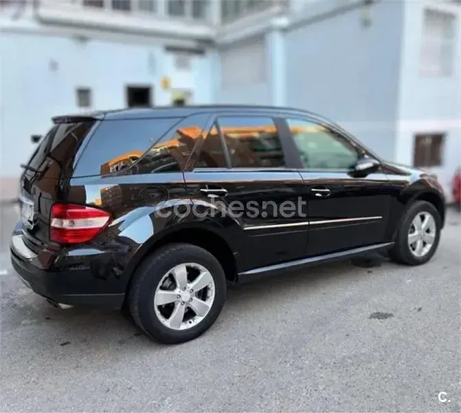 Usado Mercedes ML280 AMG Edition 1 190 CV (139 kW) 2008 Negro SUV