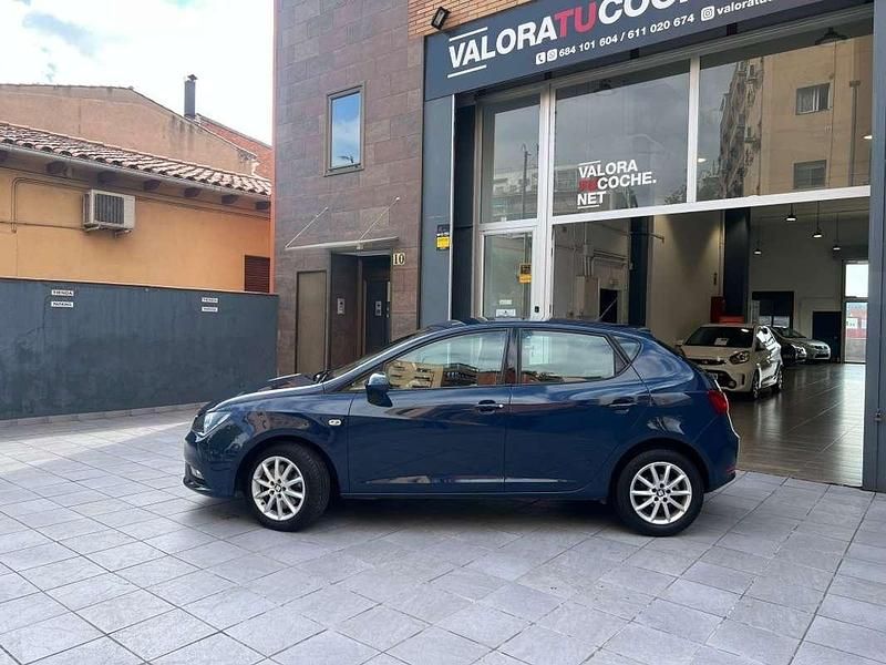 Usado Seat Ibiza Style 105 CV (77 kW) 2017 Azul Utilitario