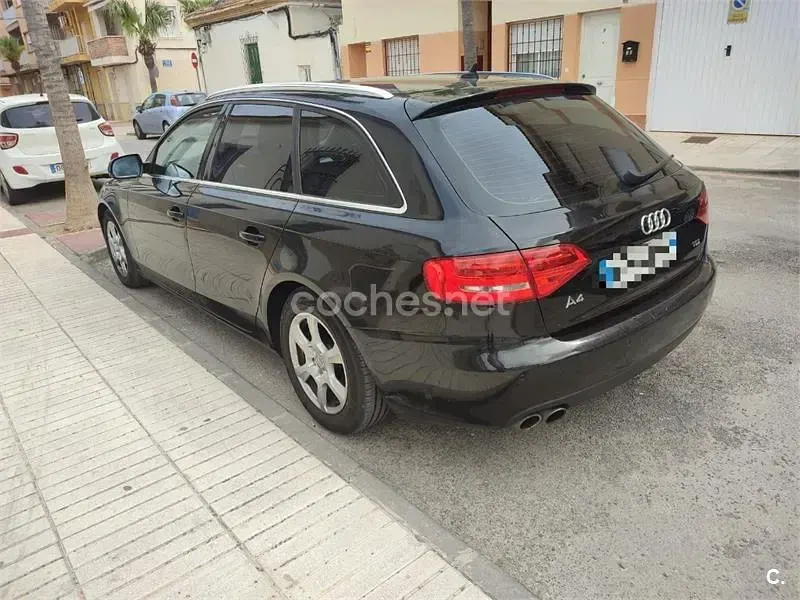 Usado Audi A4 143 CV (105 kW) 2011 Negro Berlina