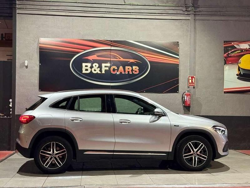 Usado Mercedes GLA250 218 CV (160 kW) 2021 Plateado SUV