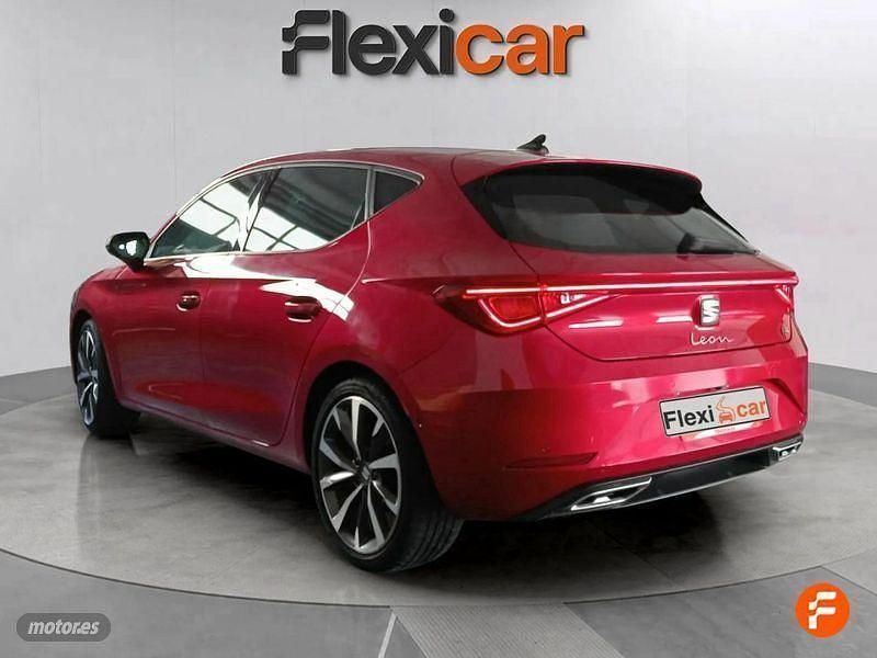Usado Seat Leon FR 150 CV (110 kW) 2020 Rojo Berlina