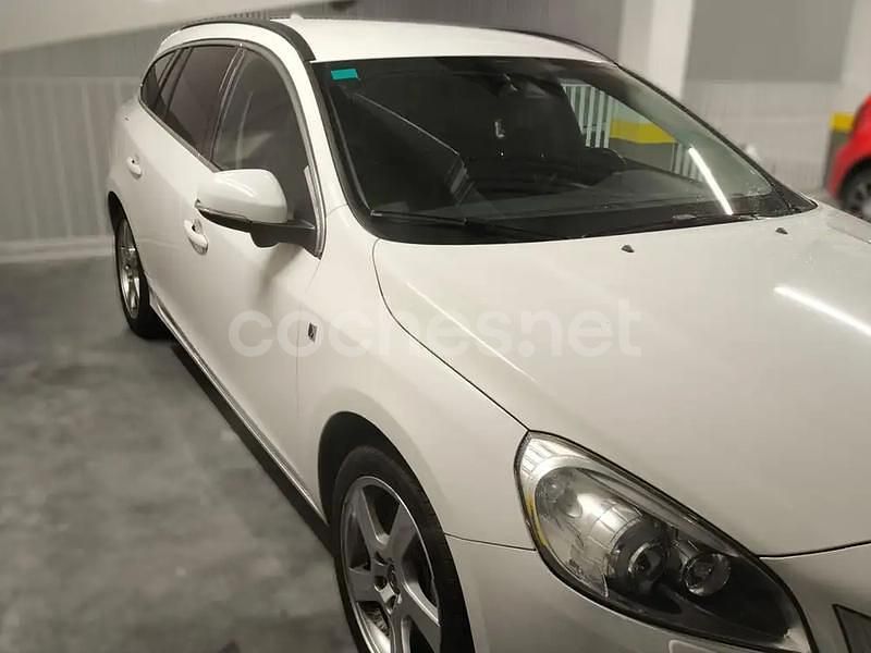 Usado Volvo V60 Momentum 215 CV (158 kW) 2011 Blanco Familiar