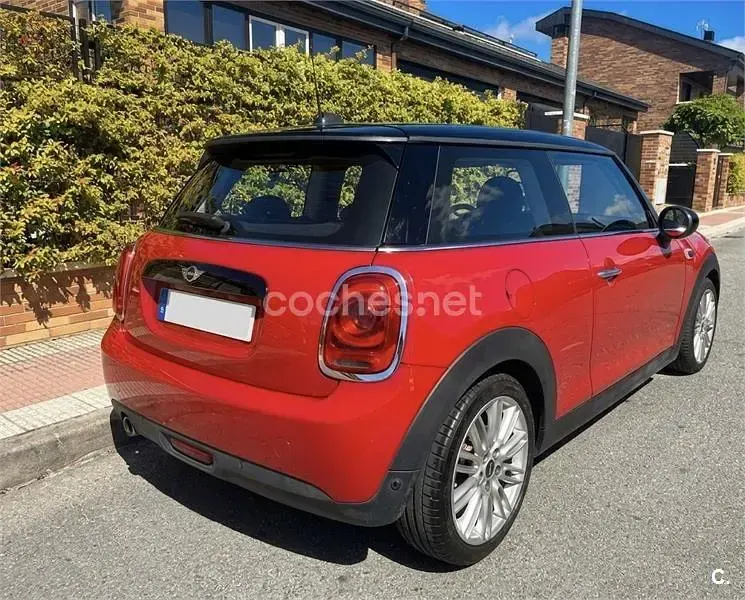 Usado Mini Cooper D 116 CV (85 kW) 2018 Rojo Utilitario