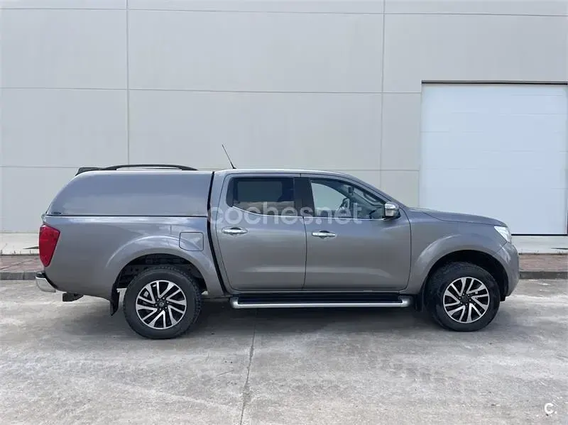 Usado Nissan Navara 190 CV (139 kW) 2017 Gris / plata Pickup/Camioneta