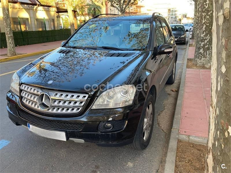 Negro Usado 2007 Mercedes ML320 SUV | 14.800 € (Caro) - Imagen 1/4